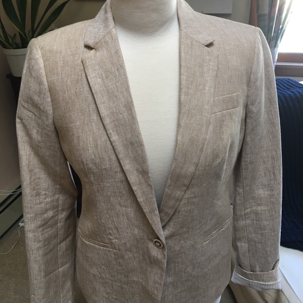 J Crew 💯 percent linen, with wool and polyester.